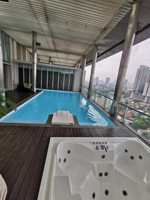 Modern Penthouse For Rent, Nirvana Kemang, Apartment
